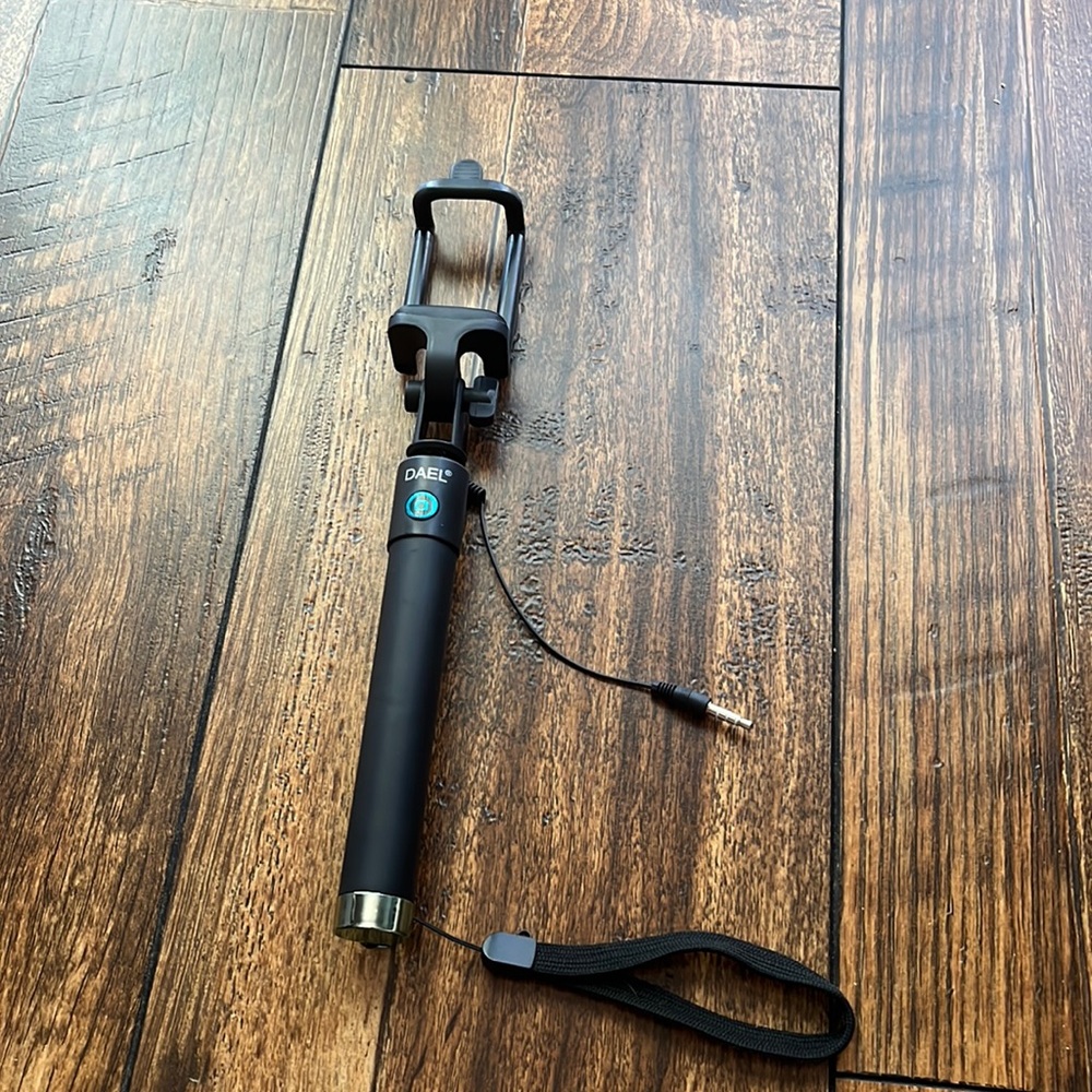 DAEL collapsible compact selfie stick